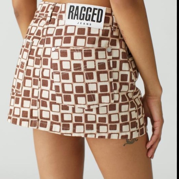 Brown mini skirt with geometric pattern - Picture 2 of 2